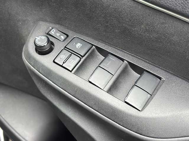 トヨタ ヤリスクロス ハイブリッド Z 長野県 2023(令5)年 2.9万km ブラックマイカ プッシュスタート　/Bluetooth　/ＥＴＣ　/バックカメラ/ステアリングスイッチ/ステアリングヒーター/純正18インチアルミホイール/全方位カメラ　/スマートキー　/クルーズコントロール　/ＵＳＢ入力端子　/パワーシート　/シートヒーター　/エアシート/リアスポイラー　/コーナーセンサー/横滑り防止装置/盗難防止装置/オートライト/オートマチックハイビーム/ＬＥＤライト/衝突被害軽減システム