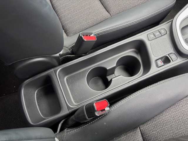 トヨタ ヤリスクロス ハイブリッド Z 長野県 2023(令5)年 2.9万km ブラックマイカ プッシュスタート　/Bluetooth　/ＥＴＣ　/バックカメラ/ステアリングスイッチ/ステアリングヒーター/純正18インチアルミホイール/全方位カメラ　/スマートキー　/クルーズコントロール　/ＵＳＢ入力端子　/パワーシート　/シートヒーター　/エアシート/リアスポイラー　/コーナーセンサー/横滑り防止装置/盗難防止装置/オートライト/オートマチックハイビーム/ＬＥＤライト/衝突被害軽減システム
