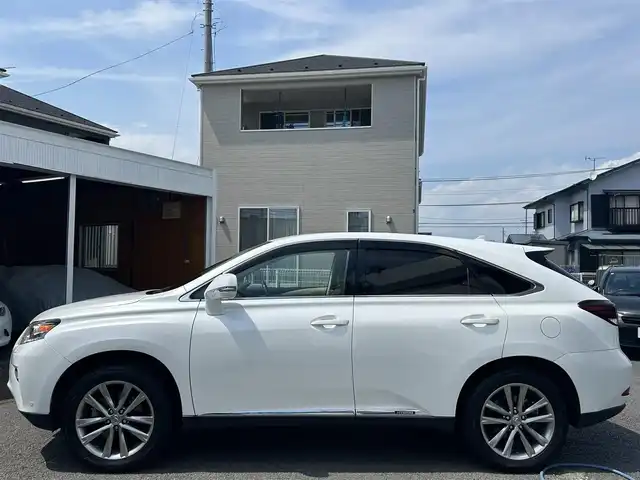 レクサス ＲＸ 450h バージョンL エアサス 静岡県 2013(平25)年 6.5万km ホワイトパールクリスタルシャイン ユーザー買取車両/純正MOPナビ/　【CD/DVD/BT/地デジフルセグTV】/3眼LEDヘッドライト/純正19インチAW/社外テールランプ（純正テールランプ積込）/エアーサスペンション/ベージュレザーシート/シートヒーター/ベンチレーション/ステアリングヒーター/バックカメラ/ウッドコンビステアリング/パワーバックドア/パワーシート/ビルトインETC2.0/新車時保証書/取扱説明書