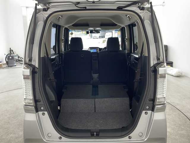 ホンダ Ｎ ＢＯＸ カスタム G Lパッケージ 兵庫県 2012(平24)年 6.2万km アラバスターシルバーメタリック ・スライドドア・イージークローザー（リア両側）/・パワースライドドア（リア左側）/・フルオートエアコン/・アレルフリー高性能脱臭フィルター/・14インチアルミホイール/・運転席用i-SRSエアバッグシステム〈連続容量変化タイプ〉＆助手席用SRSエアバッグシステム/・VSA（ABS＋TCS＋横すべり抑制）/・EBD（電子制御制動力配分システム）付ABS/・プロジェクタータイプ ディスチャージヘッドライト〈HID〉/・ヒルスタートアシスト機能/・アイドリングストップシステム/・ECONモード/・Hondaスマートキーシステム（アンサーバック/ウエルカムランプ機能付/Hondaスマートキー2個付） /・電動格納式リモコンカラードドアミラー/・親水/ヒーテッドドアミラー＋フロントドア撥水ガラス（4WD車）/・UVカット機能付ガラス（フロントウインドウ/フロントコーナー/フロントドア）/・高熱線吸収/UVカット機能付プライバシーガラス（リアドア/リアクォーター/テールゲート）/・クリアアウターレンズ・リアコンビネーションランプ（LEDストップランプ＆LEDテールランプ）/・フォグランプ