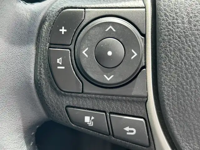 トヨタ ヴォクシー ZS 静岡県 2014(平26)年 4.8万km ブラッキッシュアゲハガラスフレーク エンジンスタートボタン/パワーステアリング/パワーウィンドウ/アイドリングストップ/スマートキー/ダブルオートエアコン/Bluetooth接続/11型後席用モニター/CDチェンジャー/ETC/バックカメラ/SDミュージックサーバー/フルセグTV/純正SDナビ/3列シート/ウォークスルー/純正フロアマット/両側パワースライドドア/純正アルミホイール/ABS/横滑り防止装置/オートライト/LEDヘッドライト/ダブルエアバック