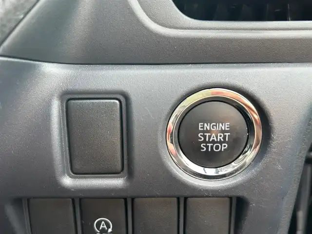 トヨタ ヴォクシー ZS 静岡県 2014(平26)年 4.8万km ブラッキッシュアゲハガラスフレーク エンジンスタートボタン/パワーステアリング/パワーウィンドウ/アイドリングストップ/スマートキー/ダブルオートエアコン/Bluetooth接続/11型後席用モニター/CDチェンジャー/ETC/バックカメラ/SDミュージックサーバー/フルセグTV/純正SDナビ/3列シート/ウォークスルー/純正フロアマット/両側パワースライドドア/純正アルミホイール/ABS/横滑り防止装置/オートライト/LEDヘッドライト/ダブルエアバック