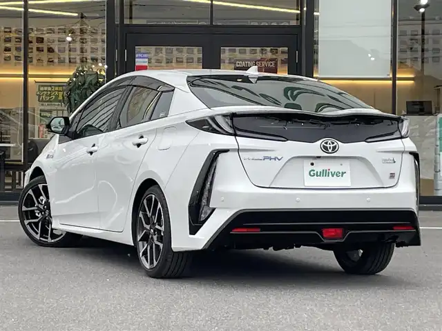 トヨタ プリウス ＰＨＶ S GRスポーツ 茨城県 2020(令2)年 1.5万km プラチナホワイトパールマイカ 純正ナビ/【ラジオ・ＣＤ・ＤＶＤ・TV・SD・BT】/シートヒーター/レーダークルコン/ETC2.0/Bカメラ/左サイドカメラ/Fカメラ/100V電源/GR専用ハーフレザーシート/GR専用ステアリング/GR専用アルミホイール/オートライト/Fフォグ/LEDライト