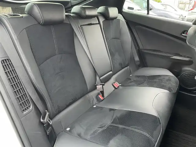 トヨタ プリウス ＰＨＶ S GRスポーツ 茨城県 2020(令2)年 1.5万km プラチナホワイトパールマイカ 純正ナビ/【ラジオ・ＣＤ・ＤＶＤ・TV・SD・BT】/シートヒーター/レーダークルコン/ETC2.0/Bカメラ/左サイドカメラ/Fカメラ/100V電源/GR専用ハーフレザーシート/GR専用ステアリング/GR専用アルミホイール/オートライト/Fフォグ/LEDライト