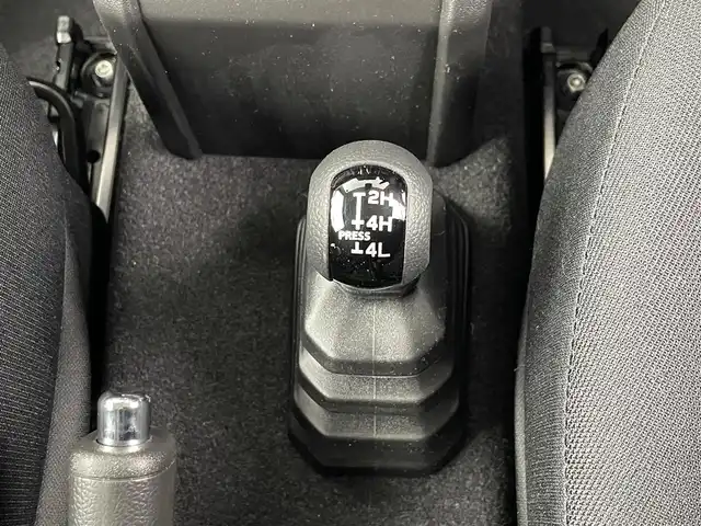 スズキ ジムニー XC 埼玉県 2025(令7)年 0.1万km未満 ブルーイッシュブラックパール3 ４WD/デュアルセンサーブレーキサポート/クルーズコントロール/横滑り防止装置/盗難防止装置/レーンキープアシスト/コーナーセンサー/LEDヘッドライト/オートライト/シートヒーター/純正16インチアルミホイール/スマートキー/プッシュスタート