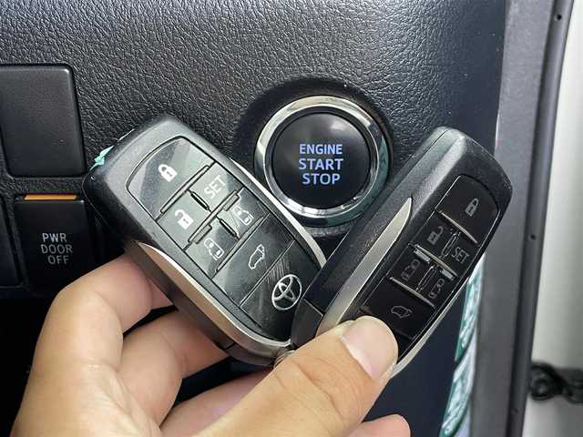 トヨタ アルファード S Cパッケージ 群馬県 2018(平30)年 6万km ホワイトパールクリスタルシャイン ツインムーンルーフ/＝＝＝＝＝/ALPINE11インチナビ/・AM/FM/CD/DVD/SD/Bluetooth/フルセグTV/ALPINEフリップダウンモニター/バックカメラ/両側パワースライドドア/パワーバックドア/クルーズコントロール/運転席パワーシート/シートメモリー機能付/ステアリングヒーター/プッシュスタート/スマートキー/ETC