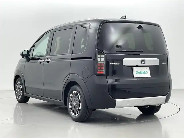 ホンダ フリード ハイブリット e:HEV クロスター 熊本県 2025(令7)年 0.1千km クリスタルブラックパール 登録済未使用車/純正9インチナビLXM-242ZFNI（ＡｐｐｌＣａｒＰｌａｙ・ＡｎｄｒｏｉｄＡｕｔｏ・ＢＴ・フルセグ）/バックカメラ　/両側パワースライドドア　/前後クリアランスソナー　/ホンダセンシング/・衝突軽減ブレーキ/・歩行者事故低減ステアリング/・路外逸脱制御機能/・アダブティブクルーズコントロール/・車線維持支援システム/・先行車発進お知らせ機能/・標識認識機能/・オートマチックハイビーム/・ブラインドスポットモニター/横滑り防止/前席シートヒーター/オートブレーキホールド/ハーフレザーシート/純正１５インチAW/ルーフレール/オートライト/LEDヘッドライト/フォグライト/スマートキー/プッシュスタート/スペアキー1本/保証書/取扱説明書