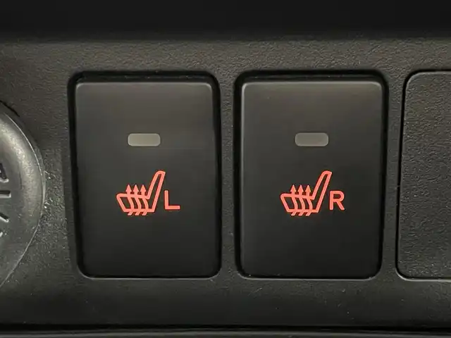 トヨタ ルーミー カスタムG 大阪府 2023(令5)年 1.3万km ターコイズブルーマイカメタリック 純正9incナビ(フルセグ/DVD再生/Bluetooth) 360カメラ 後席モニター ETC 両側パワースライドドア シートヒーター 衝突軽減 レーダークルコン クリアランスソナー ドラレコ