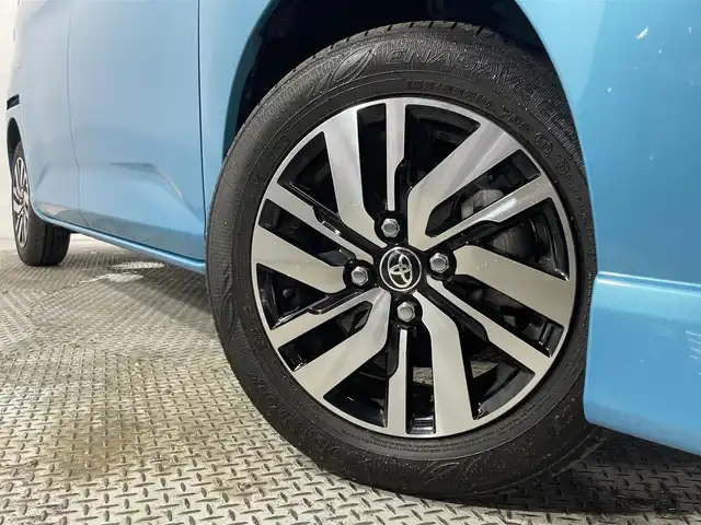 トヨタ ルーミー カスタムG 大阪府 2023(令5)年 1.3万km ターコイズブルーマイカメタリック 純正9incナビ(フルセグ/DVD再生/Bluetooth) 360カメラ 後席モニター ETC 両側パワースライドドア シートヒーター 衝突軽減 レーダークルコン クリアランスソナー ドラレコ