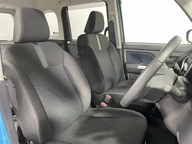 トヨタ ルーミー カスタムG 大阪府 2023(令5)年 1.3万km ターコイズブルーマイカメタリック 純正9incナビ(フルセグ/DVD再生/Bluetooth) 360カメラ 後席モニター ETC 両側パワースライドドア シートヒーター 衝突軽減 レーダークルコン クリアランスソナー ドラレコ