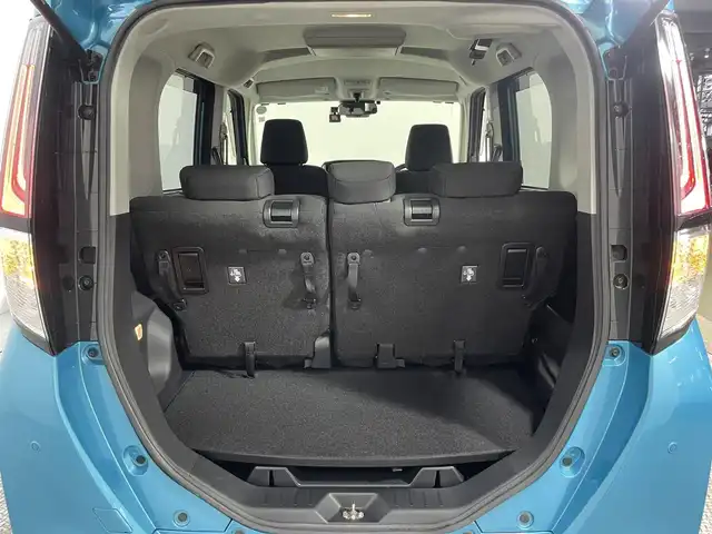 トヨタ ルーミー カスタムG 大阪府 2023(令5)年 1.3万km ターコイズブルーマイカメタリック 純正9incナビ(フルセグ/DVD再生/Bluetooth) 360カメラ 後席モニター ETC 両側パワースライドドア シートヒーター 衝突軽減 レーダークルコン クリアランスソナー ドラレコ