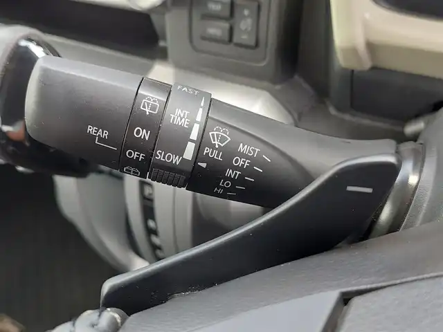スズキ クロスビー HYBRID MZ 東京都 2020(令2)年 5.5万km キャラバンアイボリーパールメタリック/ブラック 2トーンルーフ 純正ナビ/・Bluetooth/・フルセグテレビ/・CD/DVD/アラウンドビューモニター/デュアルセンサーブレーキサポート/クルーズコントロール/純正アルミホイール/フロントフォグランプ/ビルトインETC/純正フロアマット/シートヒーター/LEDヘッドライト/プッシュスタート/新車保証書/取扱説明書/ドライブレコーダー/コーナーセンサー/キーレスエントリー