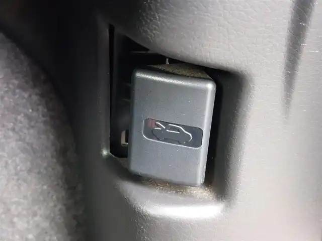 スズキ クロスビー HYBRID MZ 東京都 2020(令2)年 5.5万km キャラバンアイボリーパールメタリック/ブラック 2トーンルーフ 純正ナビ/・Bluetooth/・フルセグテレビ/・CD/DVD/アラウンドビューモニター/デュアルセンサーブレーキサポート/クルーズコントロール/純正アルミホイール/フロントフォグランプ/ビルトインETC/純正フロアマット/シートヒーター/LEDヘッドライト/プッシュスタート/新車保証書/取扱説明書/ドライブレコーダー/コーナーセンサー/キーレスエントリー