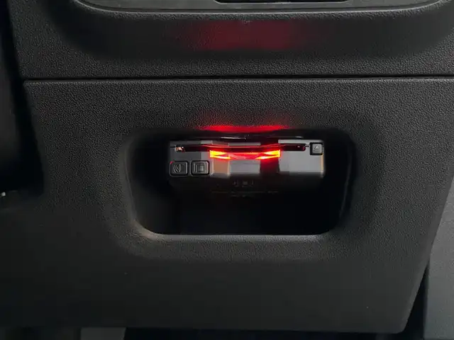 シトロエン シトロエン Ｃ３ フィール 山梨県 2021(令3)年 3万km ベージュ 後期　/Ａカープレイ　　/Ｂソナー　/ＬＥＤ　/ディスプレイオーディオ　/Ａライト　/Ａハイビーム　/ＬＤＷ　/衝突軽減Ｂ　/クルコン　/ＥＴＣ　/前後ドラレコ　/スマートキー
