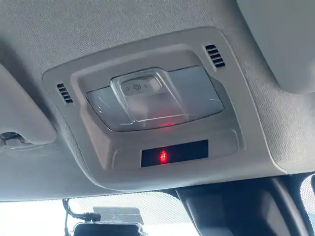 シトロエン シトロエン Ｃ３ フィール 山梨県 2021(令3)年 3万km ベージュ 後期　/Ａカープレイ　　/Ｂソナー　/ＬＥＤ　/ディスプレイオーディオ　/Ａライト　/Ａハイビーム　/ＬＤＷ　/衝突軽減Ｂ　/クルコン　/ＥＴＣ　/前後ドラレコ　/スマートキー