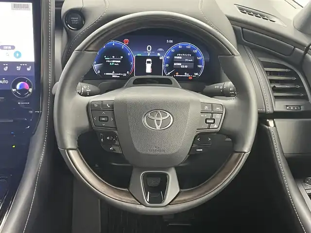 トヨタ アルファード Z 岡山県 2025(令7)年 0.4万km ブラック トヨタチームメイトアドバンストパーク/モデリスタ/デジタルインナーミラー/プッシュスタート/100V電源/スマートキー/後席モニター/ビルトインETC2.0/全方位カメラ/フルセグテレビ/純正ナビ/ガラスルーフ/オットマン/電動リアゲート/サードシート/純正ドライブレコーダー/純正フロアマット/パワーシート/シートメモリー/シートヒーター/両側パワースライドドア/純正アルミホイール/オートライト/オートハイビーム/LEDヘッドライト