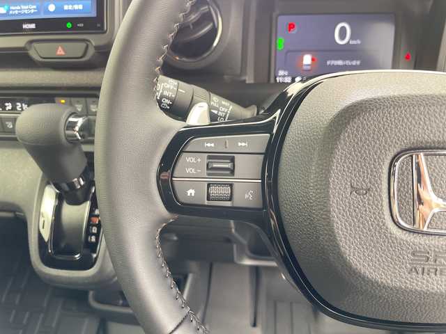 ホンダ Ｎ ＢＯＸ カスタム ターボ 道央・札幌 2025(令7)年 0.1万km メテオロイドグレーメタリック ・４WD  /  ホンダセンシング/・8インチ純正ディスプレイオーディオ/・BT.USB.AppleCarPlay.AndroidAuto/・バックカメラ/・両側パワースライドドア/・ハーフレザーシート/前席シートヒーター/・革巻きステアリング/・パーキングブレーキスイッチ/・ブレーキホールド/・LEDヘッドライト/・オートライト/オートマチックハイビーム/・プッシュスタート/スマートキー/・電動格納ミラー/オートリトラミラー