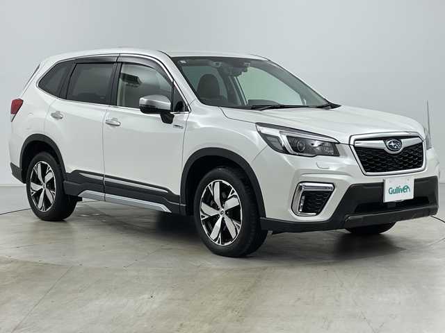 スバル フォレスター ハイブリッド アドバンス 道央・札幌 2021(令3)年 3.6万km クリスタルホワイトP ・ワンオーナー/・4WD/・社外ナビ&CD&DVD&BT&TV/・バックカメラ/・アイサイト/・パワーバックドア/・レザーシート/・前席シートヒーター/・前席パワーシート/・ステアリングヒーター/・ドアミラーヒーター/・デジタルインナーミラー/・純正前後ドライブレコーダー/・LEDヘッドライト/・オートライト/・スマートキー/・スペアキー