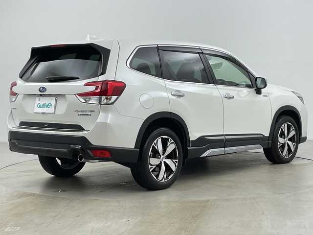 スバル フォレスター ハイブリッド アドバンス 道央・札幌 2021(令3)年 3.6万km クリスタルホワイトP ・ワンオーナー/・4WD/・社外ナビ&CD&DVD&BT&TV/・バックカメラ/・アイサイト/・パワーバックドア/・レザーシート/・前席シートヒーター/・前席パワーシート/・ステアリングヒーター/・ドアミラーヒーター/・デジタルインナーミラー/・純正前後ドライブレコーダー/・LEDヘッドライト/・オートライト/・スマートキー/・スペアキー