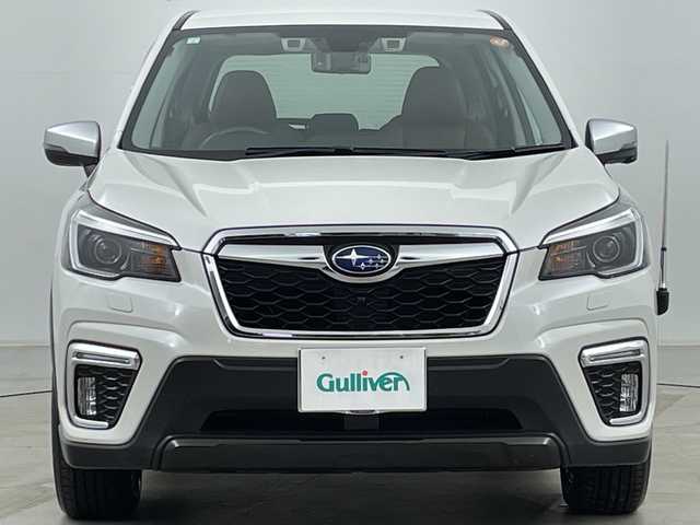 スバル フォレスター ハイブリッド アドバンス 道央・札幌 2021(令3)年 3.6万km クリスタルホワイトP ・ワンオーナー/・4WD/・社外ナビ&CD&DVD&BT&TV/・バックカメラ/・アイサイト/・パワーバックドア/・レザーシート/・前席シートヒーター/・前席パワーシート/・ステアリングヒーター/・ドアミラーヒーター/・デジタルインナーミラー/・純正前後ドライブレコーダー/・LEDヘッドライト/・オートライト/・スマートキー/・スペアキー
