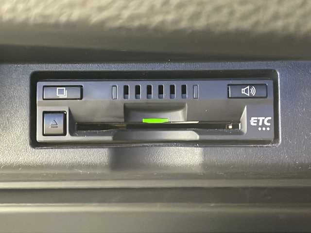 トヨタ ハリアー プレミアム 茨城県 2018(平30)年 7.5万km ホワイトパールクリスタルシャイン １０型ナビ　フルセグＴＶ　バックモニター　衝突軽減ブレーキ　電動リアゲート　ビルドインＥＴＣ　茶革シート　ＬＥＤヘッドライト　フォグランプ　純正１８インチアルミホイール　追従クルコン　横滑り防止装置