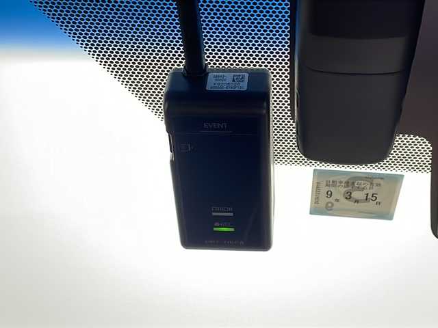 トヨタ ハリアー プレミアム 茨城県 2018(平30)年 7.5万km ホワイトパールクリスタルシャイン １０型ナビ　フルセグＴＶ　バックモニター　衝突軽減ブレーキ　電動リアゲート　ビルドインＥＴＣ　茶革シート　ＬＥＤヘッドライト　フォグランプ　純正１８インチアルミホイール　追従クルコン　横滑り防止装置