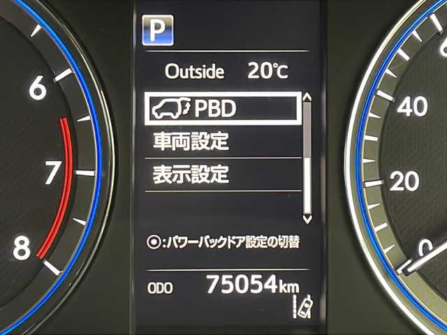 トヨタ ハリアー プレミアム 茨城県 2018(平30)年 7.5万km ホワイトパールクリスタルシャイン １０型ナビ　フルセグＴＶ　バックモニター　衝突軽減ブレーキ　電動リアゲート　ビルドインＥＴＣ　茶革シート　ＬＥＤヘッドライト　フォグランプ　純正１８インチアルミホイール　追従クルコン　横滑り防止装置