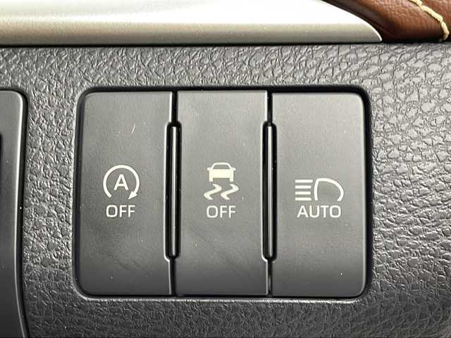 トヨタ ハリアー プレミアム 茨城県 2018(平30)年 7.5万km ホワイトパールクリスタルシャイン １０型ナビ　フルセグＴＶ　バックモニター　衝突軽減ブレーキ　電動リアゲート　ビルドインＥＴＣ　茶革シート　ＬＥＤヘッドライト　フォグランプ　純正１８インチアルミホイール　追従クルコン　横滑り防止装置