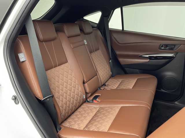 トヨタ ハリアー プレミアム 茨城県 2018(平30)年 7.5万km ホワイトパールクリスタルシャイン １０型ナビ　フルセグＴＶ　バックモニター　衝突軽減ブレーキ　電動リアゲート　ビルドインＥＴＣ　茶革シート　ＬＥＤヘッドライト　フォグランプ　純正１８インチアルミホイール　追従クルコン　横滑り防止装置