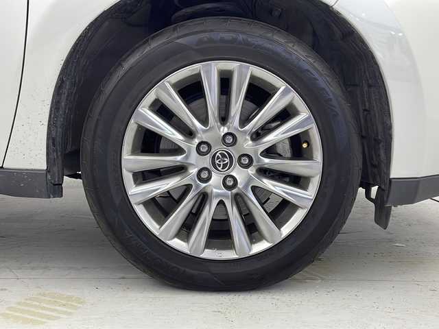 トヨタ ハリアー プレミアム 茨城県 2018(平30)年 7.5万km ホワイトパールクリスタルシャイン １０型ナビ　フルセグＴＶ　バックモニター　衝突軽減ブレーキ　電動リアゲート　ビルドインＥＴＣ　茶革シート　ＬＥＤヘッドライト　フォグランプ　純正１８インチアルミホイール　追従クルコン　横滑り防止装置