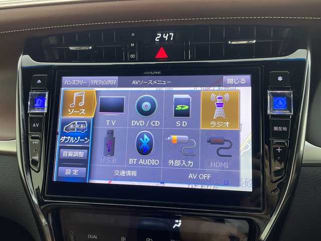 トヨタ ハリアー プレミアム 茨城県 2018(平30)年 7.5万km ホワイトパールクリスタルシャイン １０型ナビ　フルセグＴＶ　バックモニター　衝突軽減ブレーキ　電動リアゲート　ビルドインＥＴＣ　茶革シート　ＬＥＤヘッドライト　フォグランプ　純正１８インチアルミホイール　追従クルコン　横滑り防止装置