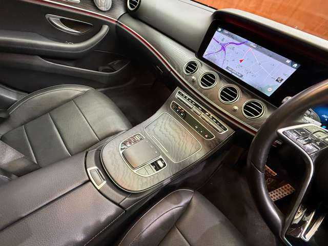 メルセデス・ベンツ Ｍ・ベンツ Ｅ２２０ｄ 4マチック オールテレイン 千葉県 2021(令3)年 4.3万km ヒヤシンスレッド エクスクルーシブＰＫＧ　/パノラマＳＲ　/黒革　/Ｂｕｒｍｅｓｔｅｒサウンド　/ＡＣＣ　/ＨＵＤ　/ナビ　/ＴＶ　/３６０°ＣａｒＰｌａｙ　/シートヒーター　/ベンチレーション　/ＲＳＰ　/１オーナー　/ＥＴＣ　/ドラレコ