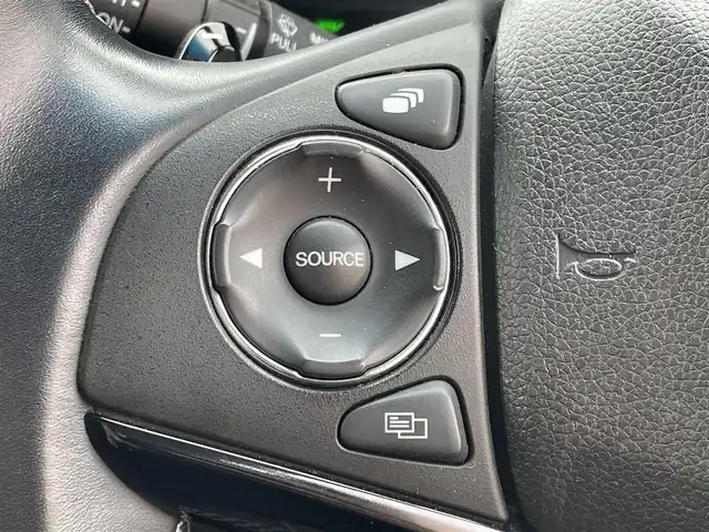 ホンダ ヴェゼル ハイブリッド Z ホンダセンシング 東京都 2018(平30)年 7.3万km ホワイトオーキッドパール ホンダセンシング　/・衝突軽減ブレーキ　/・誤発進抑制機能　/・ＡＣＣ　/・ＬＫＡＳ　/・先行車発進　/運転席助手席シートヒーター　/ハーフレザーシート　/ワンオーナー　/ＥＴＣ　/バックカメラ　/コンフォートビューパッケージ