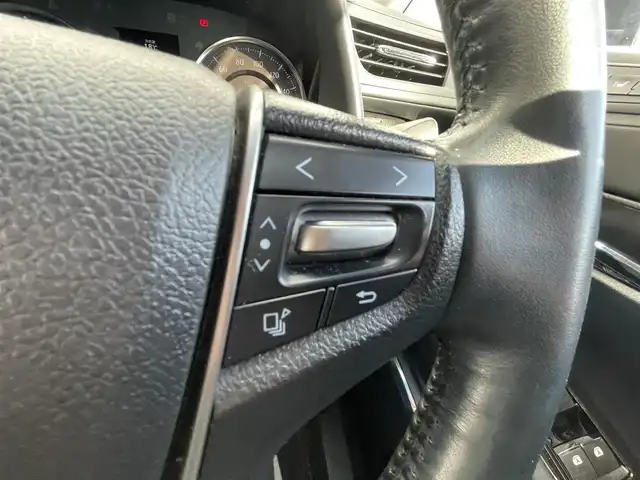 トヨタ ヴェルファイア Z Gエディション 千葉県 2016(平28)年 11.1万km ホワイトパールクリスタルシャイン ユーザー買取車両/純正フリップダウンモニター/純正9インチナビ/・フルセグ/BT/DVD/CD/バックカメラ/ステアリングスイッチ/MTモード/クルーズコントロール/両側パワースライドドア/ハーフレザーシート/パワーシート(D/N席)/D席3メモリシート/ステアリングヒーター/LEDヘッドライト/オートライト/フォグライト/スマートキー/プッシュスタート/純正フロアマット/純正18インチAW