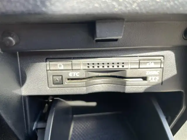 トヨタ ヴェルファイア Z Gエディション 千葉県 2016(平28)年 11.1万km ホワイトパールクリスタルシャイン ユーザー買取車両/純正フリップダウンモニター/純正9インチナビ/・フルセグ/BT/DVD/CD/バックカメラ/ステアリングスイッチ/MTモード/クルーズコントロール/両側パワースライドドア/ハーフレザーシート/パワーシート(D/N席)/D席3メモリシート/ステアリングヒーター/LEDヘッドライト/オートライト/フォグライト/スマートキー/プッシュスタート/純正フロアマット/純正18インチAW