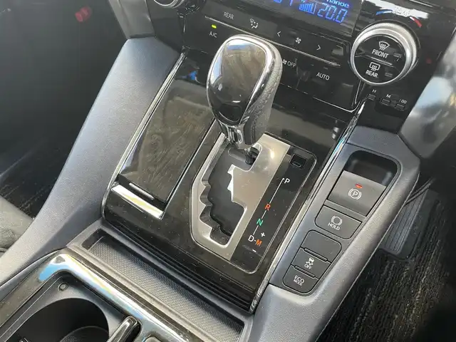 トヨタ ヴェルファイア Z Gエディション 千葉県 2016(平28)年 11.1万km ホワイトパールクリスタルシャイン ユーザー買取車両/純正フリップダウンモニター/純正9インチナビ/・フルセグ/BT/DVD/CD/バックカメラ/ステアリングスイッチ/MTモード/クルーズコントロール/両側パワースライドドア/ハーフレザーシート/パワーシート(D/N席)/D席3メモリシート/ステアリングヒーター/LEDヘッドライト/オートライト/フォグライト/スマートキー/プッシュスタート/純正フロアマット/純正18インチAW