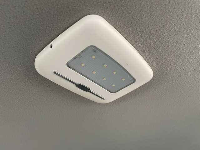 スズキ スイフト スポーツ 茨城県 2019(令1)年 7万km ピュアホワイトP 純正ナビ/(CD/DVD/TV/Bluetooth)/SilkBlazeスポイラー/サブウーファー（ts-wx610a）/スロットルコントローラー（pivot 3-drive pro）/ターボ計（DF19502)/レーダー探知機（AR-W55GA）/社外マフラー（ROSSO MODELLO）/室内LEDライト/xiangshangボンネットダンパー/パドルシフト/全方位カメラ/レーダークルーズコントロール/前後ドライブレコーダー/シートヒーター/レーンキープアシスト/スペアキー/衝突被害軽減ブレーキ/純正17インチアルミホイール