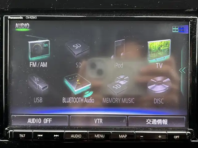 スズキ スイフト スポーツ 茨城県 2019(令1)年 7万km ピュアホワイトP 純正ナビ/(CD/DVD/TV/Bluetooth)/SilkBlazeスポイラー/サブウーファー（ts-wx610a）/スロットルコントローラー（pivot 3-drive pro）/ターボ計（DF19502)/レーダー探知機（AR-W55GA）/社外マフラー（ROSSO MODELLO）/室内LEDライト/xiangshangボンネットダンパー/パドルシフト/全方位カメラ/レーダークルーズコントロール/前後ドライブレコーダー/シートヒーター/レーンキープアシスト/スペアキー/衝突被害軽減ブレーキ/純正17インチアルミホイール