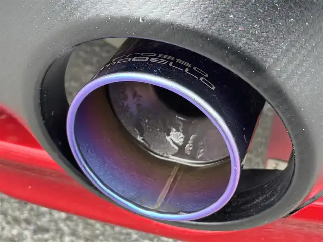 スズキ スイフト スポーツ 茨城県 2019(令1)年 7万km ピュアホワイトP 純正ナビ/(CD/DVD/TV/Bluetooth)/SilkBlazeスポイラー/サブウーファー（ts-wx610a）/スロットルコントローラー（pivot 3-drive pro）/ターボ計（DF19502)/レーダー探知機（AR-W55GA）/社外マフラー（ROSSO MODELLO）/室内LEDライト/xiangshangボンネットダンパー/パドルシフト/全方位カメラ/レーダークルーズコントロール/前後ドライブレコーダー/シートヒーター/レーンキープアシスト/スペアキー/衝突被害軽減ブレーキ/純正17インチアルミホイール