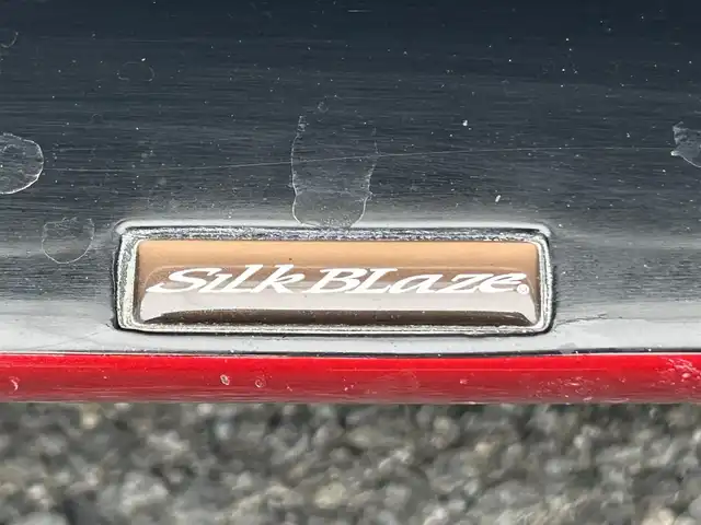 スズキ スイフト スポーツ 茨城県 2019(令1)年 7万km ピュアホワイトP 純正ナビ/(CD/DVD/TV/Bluetooth)/SilkBlazeスポイラー/サブウーファー（ts-wx610a）/スロットルコントローラー（pivot 3-drive pro）/ターボ計（DF19502)/レーダー探知機（AR-W55GA）/社外マフラー（ROSSO MODELLO）/室内LEDライト/xiangshangボンネットダンパー/パドルシフト/全方位カメラ/レーダークルーズコントロール/前後ドライブレコーダー/シートヒーター/レーンキープアシスト/スペアキー/衝突被害軽減ブレーキ/純正17インチアルミホイール