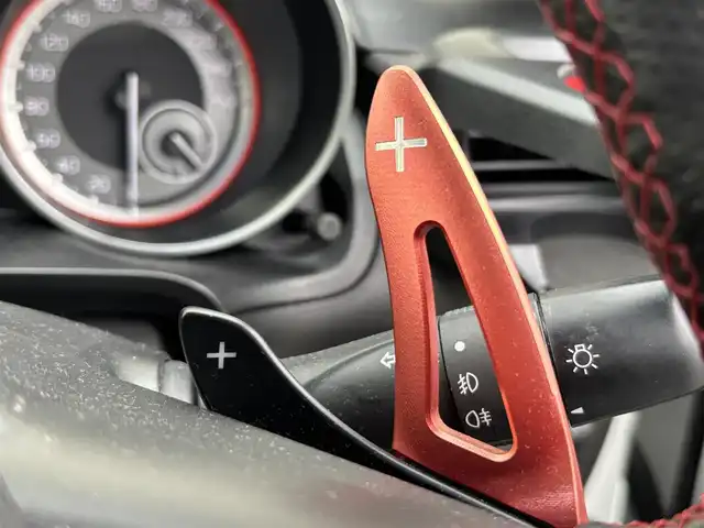 スズキ スイフト スポーツ 茨城県 2019(令1)年 7万km ピュアホワイトP 純正ナビ/(CD/DVD/TV/Bluetooth)/SilkBlazeスポイラー/サブウーファー（ts-wx610a）/スロットルコントローラー（pivot 3-drive pro）/ターボ計（DF19502)/レーダー探知機（AR-W55GA）/社外マフラー（ROSSO MODELLO）/室内LEDライト/xiangshangボンネットダンパー/パドルシフト/全方位カメラ/レーダークルーズコントロール/前後ドライブレコーダー/シートヒーター/レーンキープアシスト/スペアキー/衝突被害軽減ブレーキ/純正17インチアルミホイール