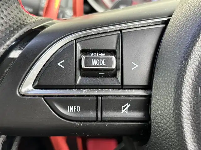 スズキ スイフト スポーツ 茨城県 2019(令1)年 7万km ピュアホワイトP 純正ナビ/(CD/DVD/TV/Bluetooth)/SilkBlazeスポイラー/サブウーファー（ts-wx610a）/スロットルコントローラー（pivot 3-drive pro）/ターボ計（DF19502)/レーダー探知機（AR-W55GA）/社外マフラー（ROSSO MODELLO）/室内LEDライト/xiangshangボンネットダンパー/パドルシフト/全方位カメラ/レーダークルーズコントロール/前後ドライブレコーダー/シートヒーター/レーンキープアシスト/スペアキー/衝突被害軽減ブレーキ/純正17インチアルミホイール