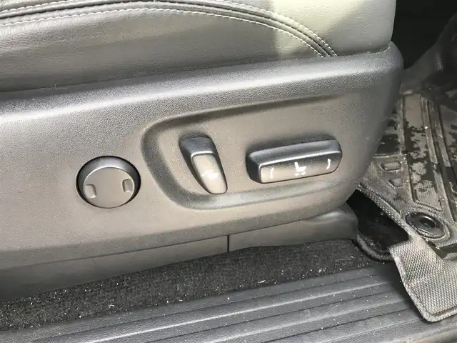 トヨタ ランドクルーザー プラド TX Lパッケージ 富山県 2021(令3)年 4.2万km ホワイトパールクリスタルシャイン 4WD/サンルーフ/純正ナビ/フルセグTV/Bluetooth/バックカメラ/ドライブレコーダー/プリクラッシュセーフティ/クリアランスソナー/コーナーセンサー/レーダークルーズコントロール/レザーシート/パワーシート/シートヒーター／エアシート/ルーフレール/ETC