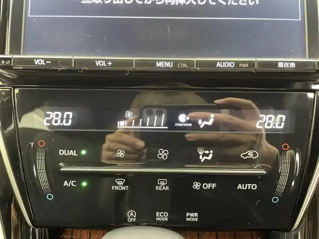 トヨタ ハリアー プレミアム 富山県 2017(平29)年 5.5万km ブラック 純正9型ナビ（AM/FM/DVD/BT/フルセグ）/バックカメラ/ビルトインETC/ハーフレザーシート/D席パワーシート/衝突被害軽減システム/クルーズコントロール/レーンキープアシスト/横滑り防止装置/アイドリングストップ/オートLEDライト/オートマチックハイビーム/フォグライト/純正アルミホイール/純正フロアマット/ウッドコンビステアリング/ステアリングスイッチ/スマートキー