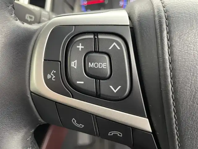 トヨタ ハリアー プレミアム 富山県 2017(平29)年 5.5万km ブラック 純正9型ナビ（AM/FM/DVD/BT/フルセグ）/バックカメラ/ビルトインETC/ハーフレザーシート/D席パワーシート/衝突被害軽減システム/クルーズコントロール/レーンキープアシスト/横滑り防止装置/アイドリングストップ/オートLEDライト/オートマチックハイビーム/フォグライト/純正アルミホイール/純正フロアマット/ウッドコンビステアリング/ステアリングスイッチ/スマートキー