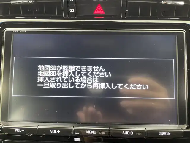 トヨタ ハリアー プレミアム 富山県 2017(平29)年 5.5万km ブラック 純正9型ナビ（AM/FM/DVD/BT/フルセグ）/バックカメラ/ビルトインETC/ハーフレザーシート/D席パワーシート/衝突被害軽減システム/クルーズコントロール/レーンキープアシスト/横滑り防止装置/アイドリングストップ/オートLEDライト/オートマチックハイビーム/フォグライト/純正アルミホイール/純正フロアマット/ウッドコンビステアリング/ステアリングスイッチ/スマートキー