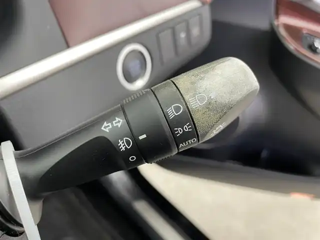 トヨタ ハリアー プレミアム 富山県 2017(平29)年 5.5万km ブラック 純正9型ナビ（AM/FM/DVD/BT/フルセグ）/バックカメラ/ビルトインETC/ハーフレザーシート/D席パワーシート/衝突被害軽減システム/クルーズコントロール/レーンキープアシスト/横滑り防止装置/アイドリングストップ/オートLEDライト/オートマチックハイビーム/フォグライト/純正アルミホイール/純正フロアマット/ウッドコンビステアリング/ステアリングスイッチ/スマートキー