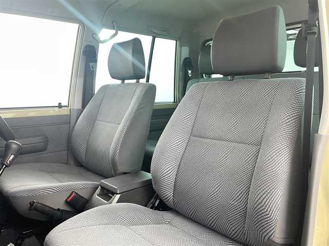 トヨタ ランドクルーザー 福島県 2015(平27)年 0.7万km ベージュ ５ＭＴ/パートタイム４ＷＤ/社外16inアルミホイール/マッドタイヤ（GEOLANDAR）/デジタルインナーミラー/バックカメラ（ミラー）/フロントバンパーガード　/荷台ロールバー/フェンダーミラー　/ＥＴＣ　/保証書/・取扱説明書