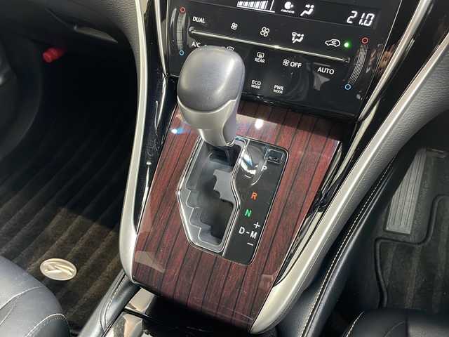 トヨタ ハリアー プレミアム 愛知県 2016(平28)年 5.6万km ホワイトパールクリスタルシャイン 衝突軽減システム/純正SDナビ/レーダークルーズコントロール/フルセグ/CD/Bluetooth/バックカメラ/電動リアゲート/パワーシート/コーナーセンサー/純正アルミホイール/LEDヘッドライト/インテリジェントミラー/オートマチックハイビーム/ETC/ステアリングスイッチ/スマートキー/プッシュスタート
