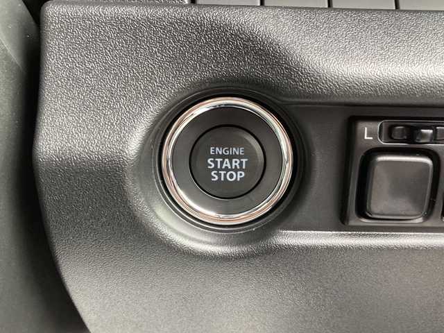 スズキ ジムニー XC 佐賀県 2025(令7)年 0.1万km未満 ブルーイッシュブラックパール3 登録済未使用車/4型/4WD/衝突被害軽減システム/路線逸脱警報機能/クルーズコントロール/ダウンヒルアシストコントロール/コーナーセンサー/ヘッドライトウォッシャー/シートヒーター/プッシュスタート/スマートキー/LEDヘッドライト/純正アルミホイール